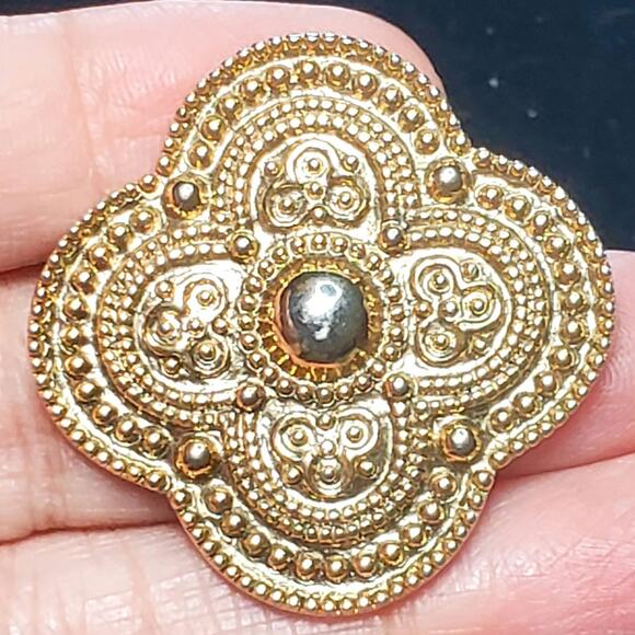 1928 Gold Tone Brooch Pin 1.5" Unsigned Vtg - Picture 1 of 4